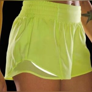 Lululemon Hotty Hot Lined Women’s Short Size 8. Check pictures for measurements